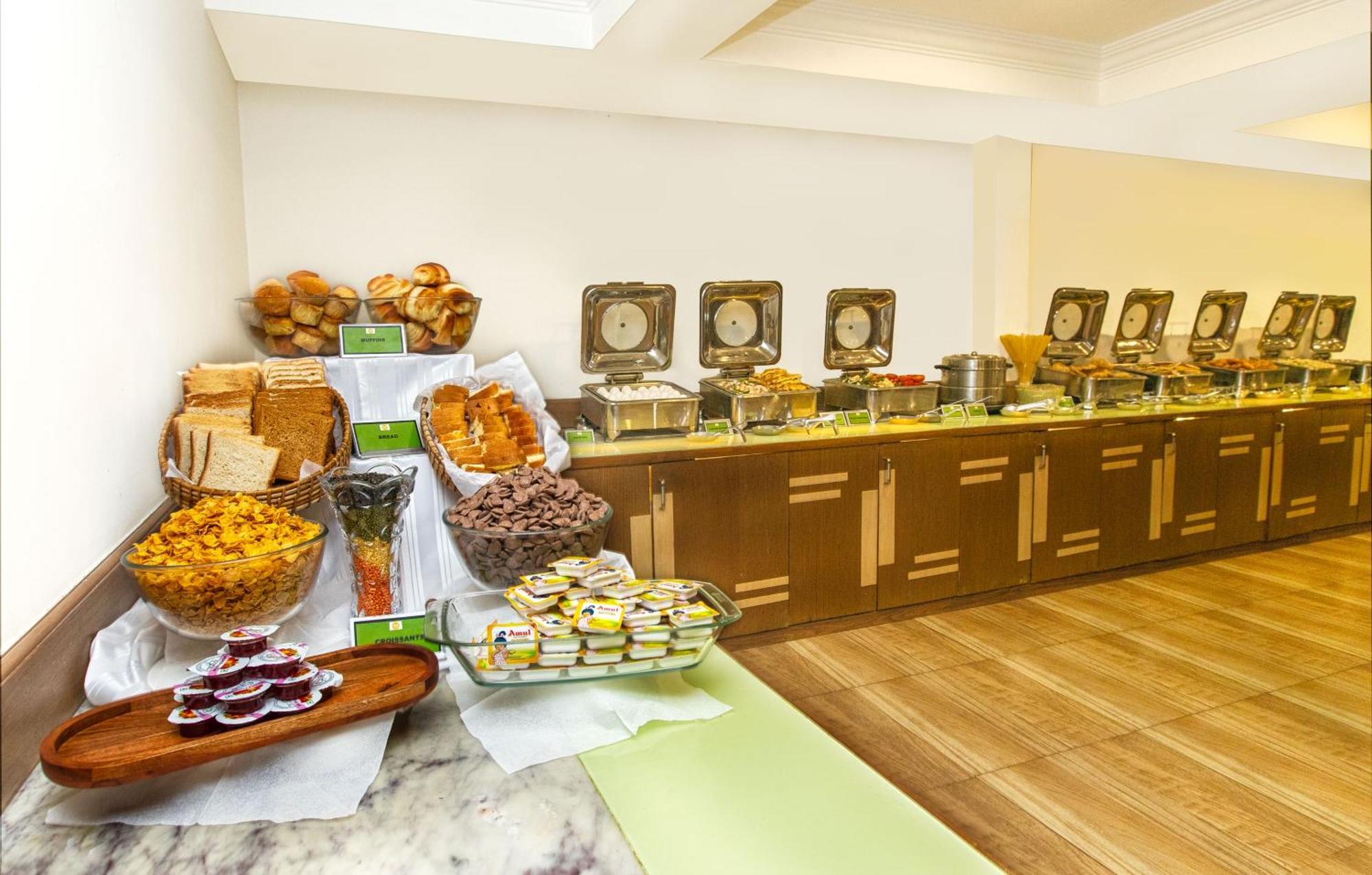 Monarch Brigade Road Hotel Bengaluru Kültér fotó